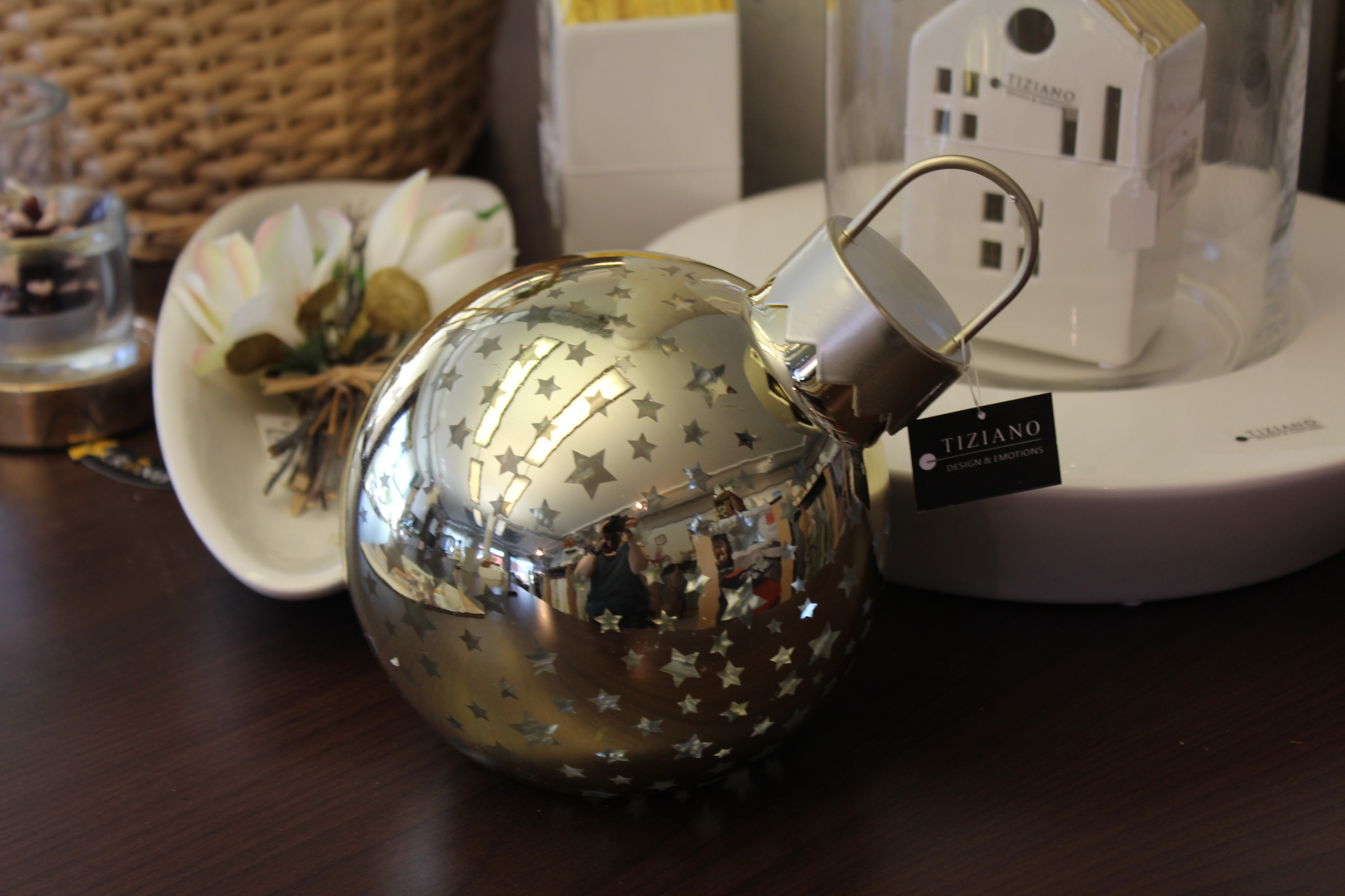 B-Ware Tiziano Glaskugel Lumina gold mit Stern 15 cm liegend LED + Timer Art. 728482-15