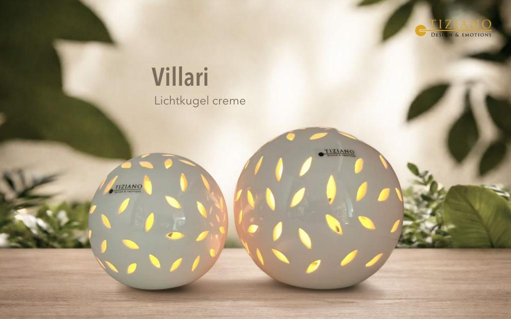 Elegante cremefarbene Villari-Lichtkugeln mit dekorativen Blattmustern, die für ein warmes Licht sorgen. Ideal, um die Inneneinrichtung aufzuwerten und eine gemütliche Atmosphäre zu schaffen.