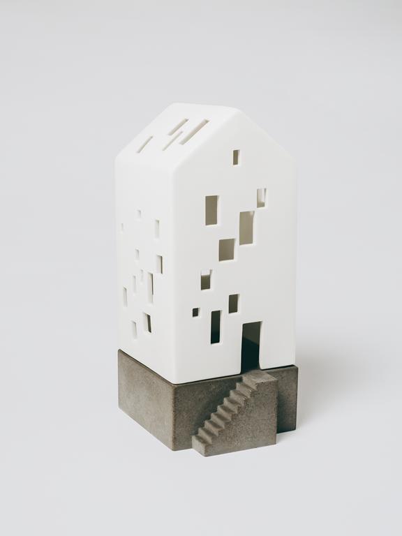 Räder Lichthaus Apartmenthaus mit Betonsockel