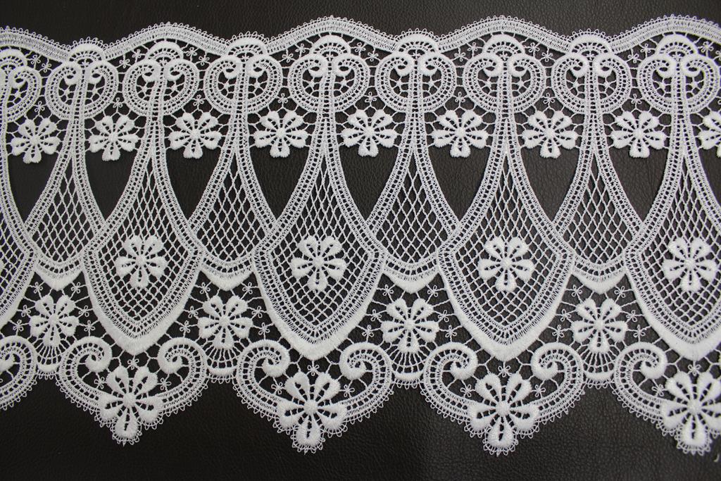 Ado Spitze Macrame Sockel 25 cm weiß