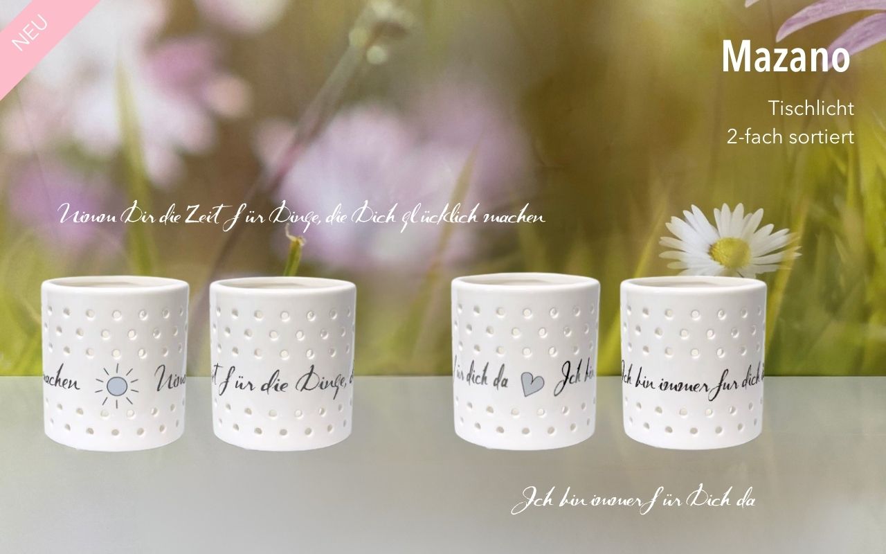 Set aus vier dekorativen Kerzenhaltern mit inspirierenden Sprüchen, entworfen für die Inneneinrichtung. Ideal, um mit sanfter Beleuchtung eine gemütliche Atmosphäre zu schaffen.