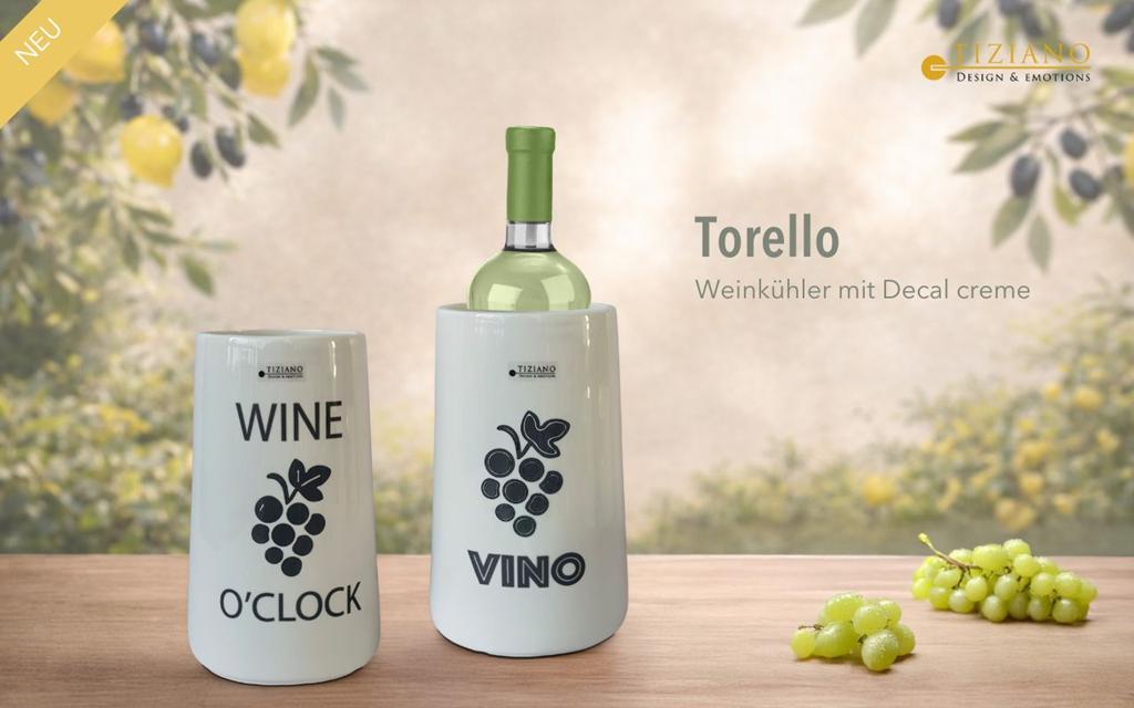 Elegantes Weinkühler-Set mit zwei stilvollen Behältern mit der Aufschrift „WINE O'CLOCK“ und „VINO“, entworfen für modernes Essen. Perfekt, um Getränke kühl zu halten und gleichzeitig die Tischästhetik zu verbessern.